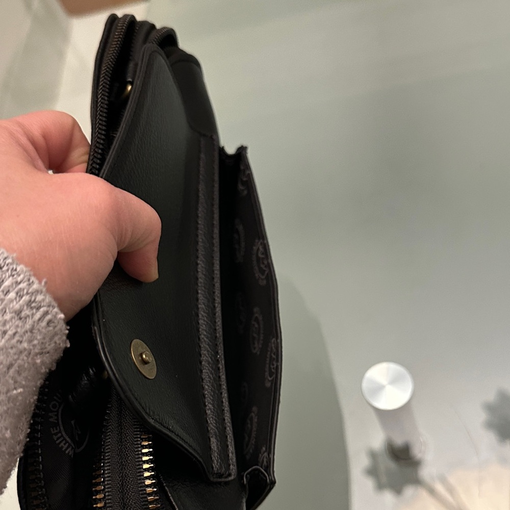 White Mountain Black Leather Wristlet Clutch - Picture 10 of 13